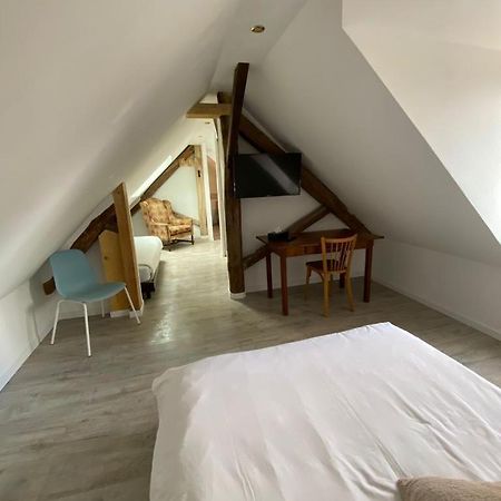 L'Annexe Du Chateau De Saint Genix Esterno foto