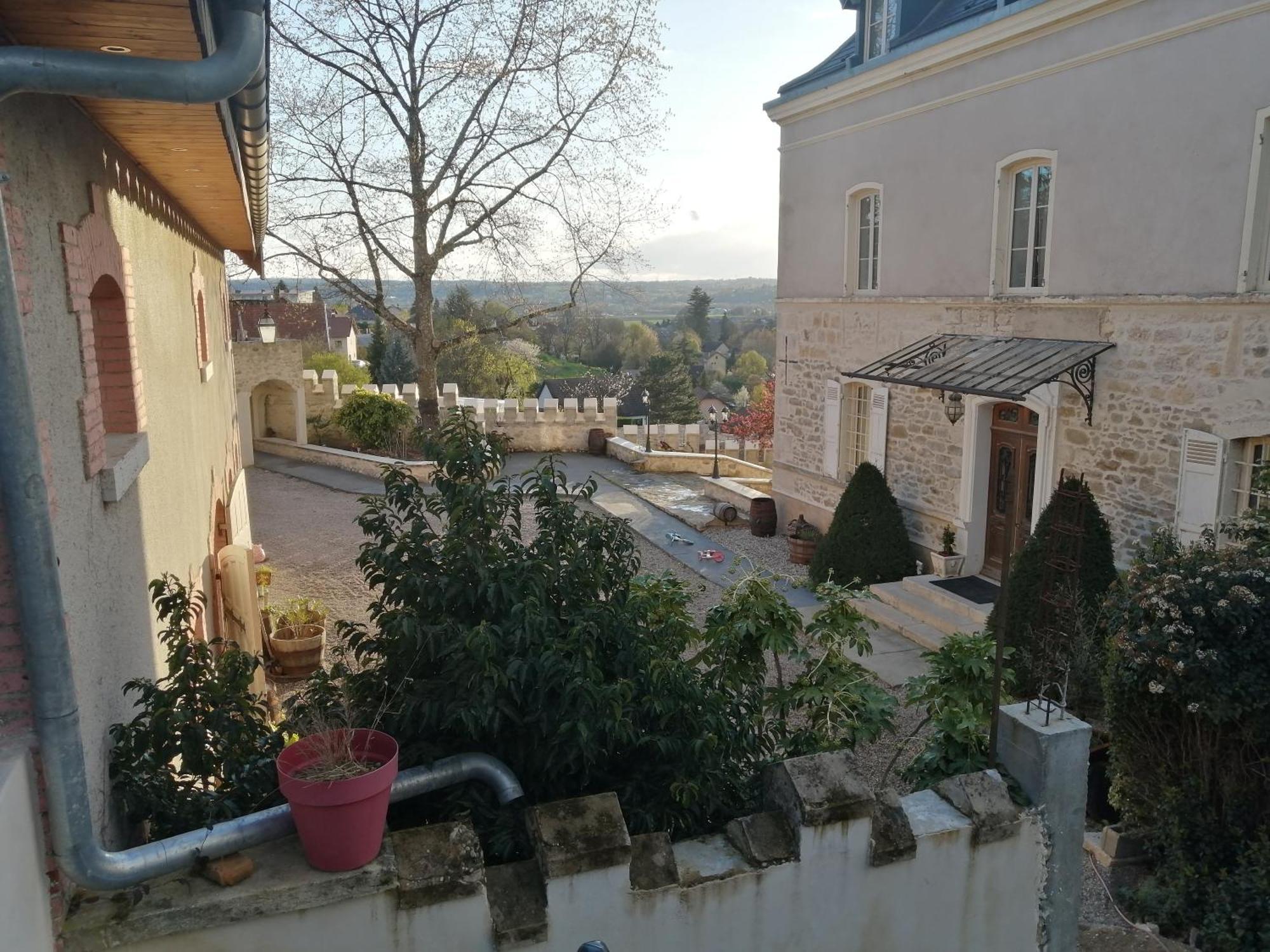 L'Annexe Du Chateau De Saint Genix Esterno foto
