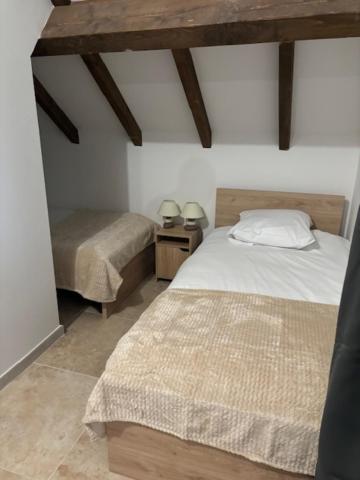 L'Annexe Du Chateau De Saint Genix Esterno foto